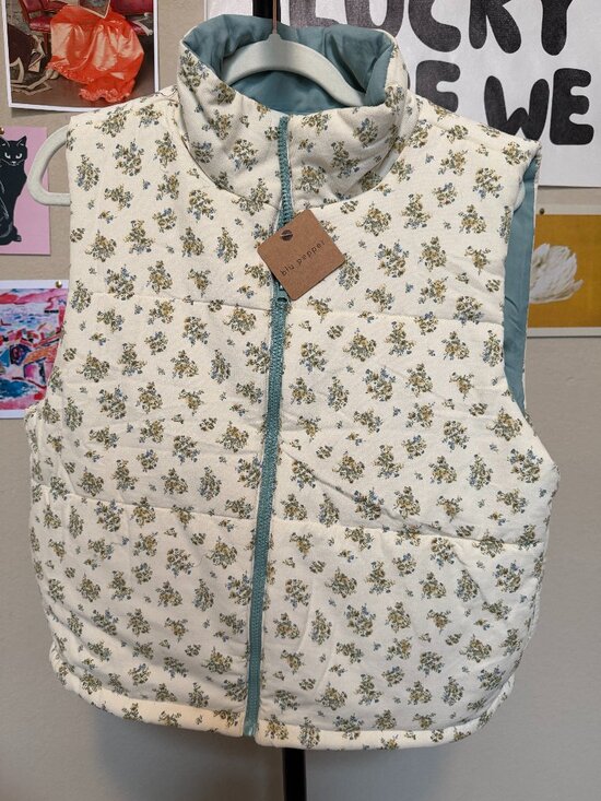 Blu Pepper Jackets & Blazers - Blu Pepper Ditsy Floral Quilted Puffer Vest Cream Sage Green L NWT
